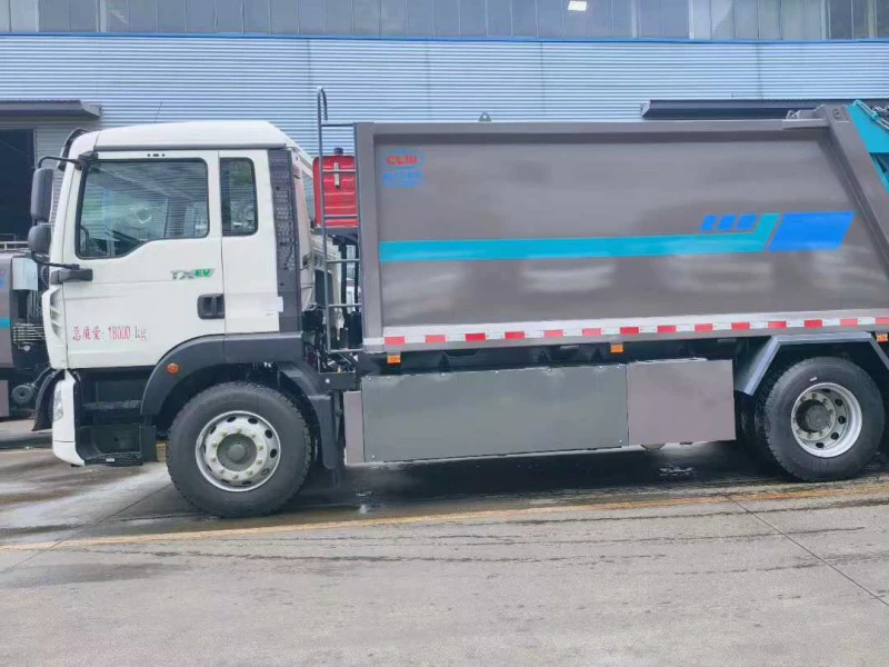 HOWO 4x2 Electric Rear Loading Compactor Truck