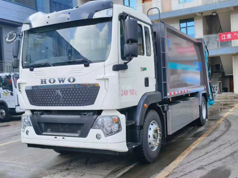 HOWO 4x2 Electric Rear Loading Compactor Truck