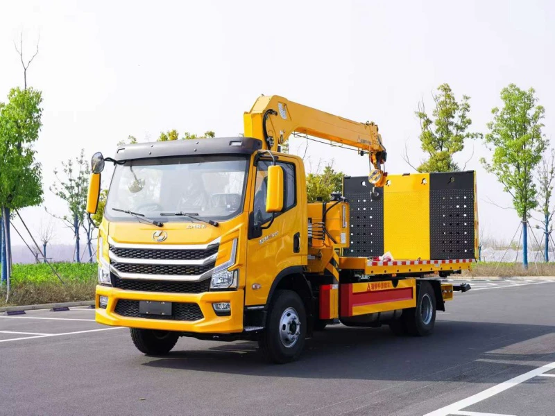 SAIC Yuejin 4x2 Integrated Tow Truck & Rollback Tow Truck (5T Crane / 8T Tow Capacity) Integrated Tow Truck