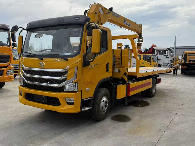 SAIC Yuejin 4x2 Light-Duty Crane & Rollback Tow Truck 1 SAIC Yuejin 4x2 Light-Duty Crane & Rollback Tow Truck 1