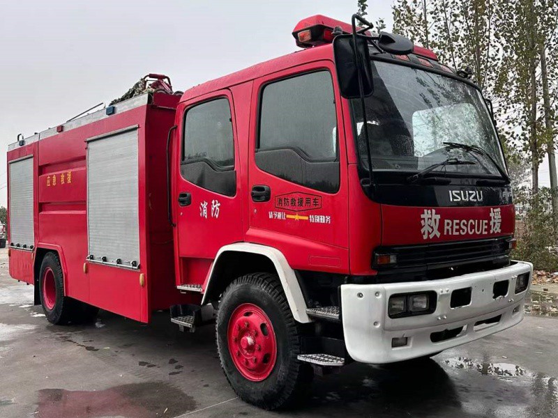 Isuzu FVR Water Tank Fire Truck 1 Isuzu FVR Water Tank Fire Truck 1