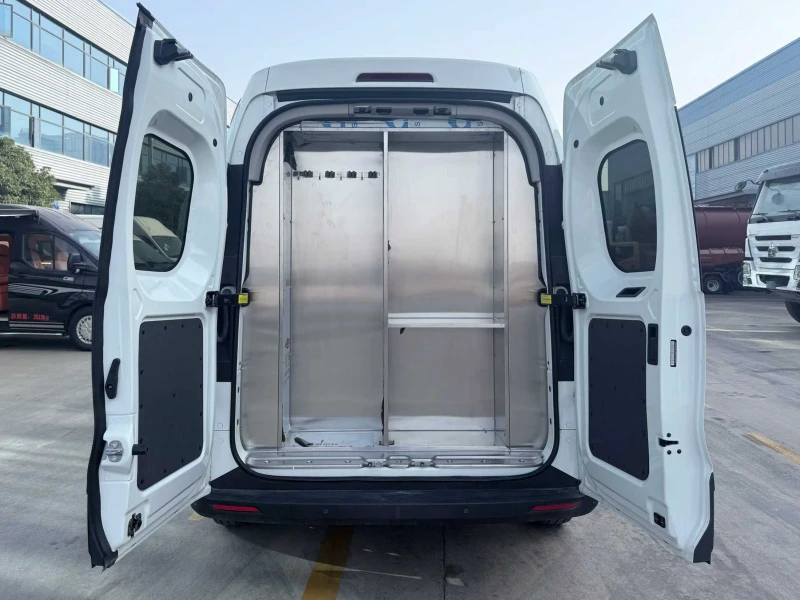 IVECO Troop Transport Vehicle07 IVECO Troop Transport Vehicle07