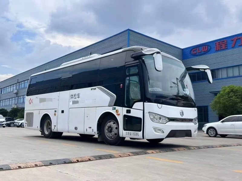 8.2-Meter Mobile Medical Examination Vehicle