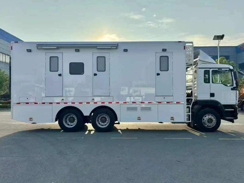 8.6m Sinotruk Mobile Medical Examination Vehicle 2 8.6m Sinotruk Mobile Medical Examination Vehicle 2
