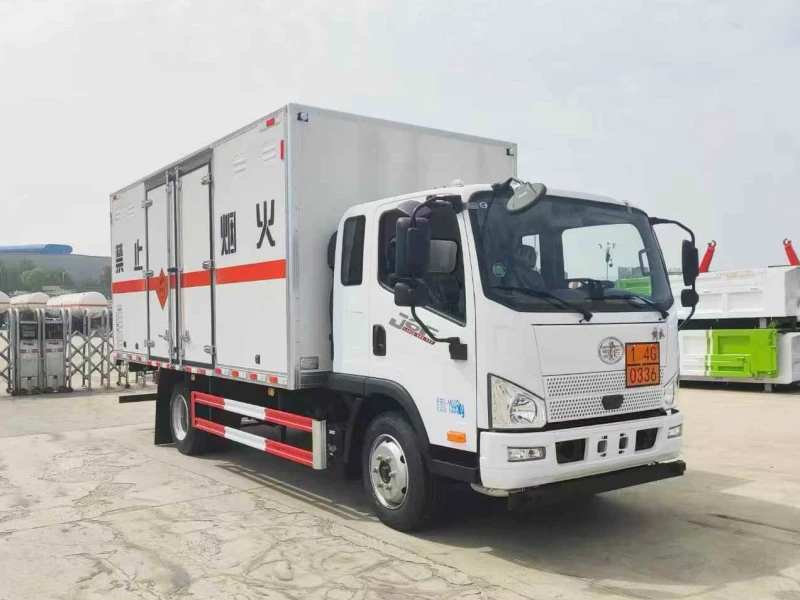 FAW 4x2 Medium-Duty Dangerous Goods Transport Vehicle