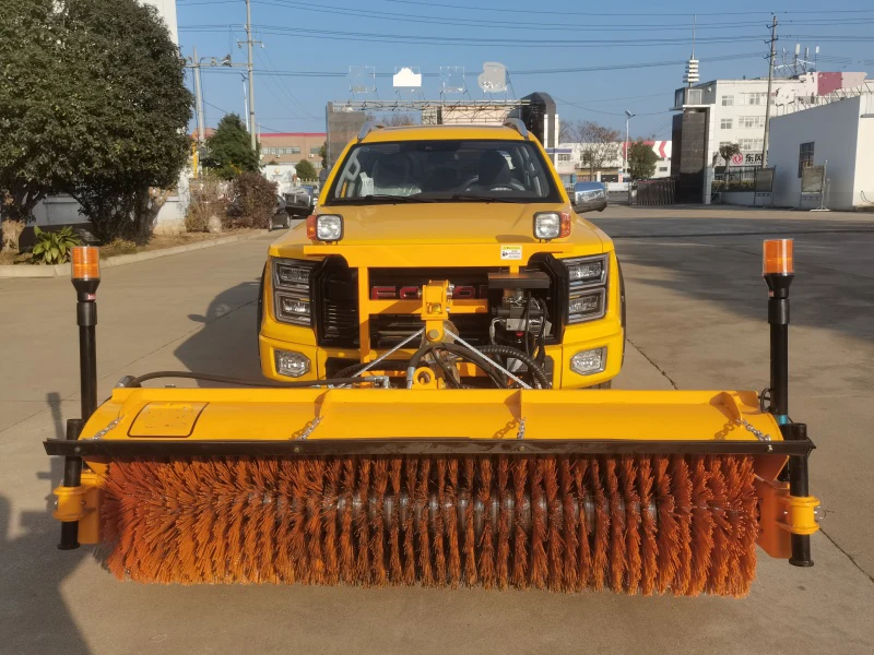 Foton 4x4 Snow Plow and De-icing Spreader Combination Vehicle