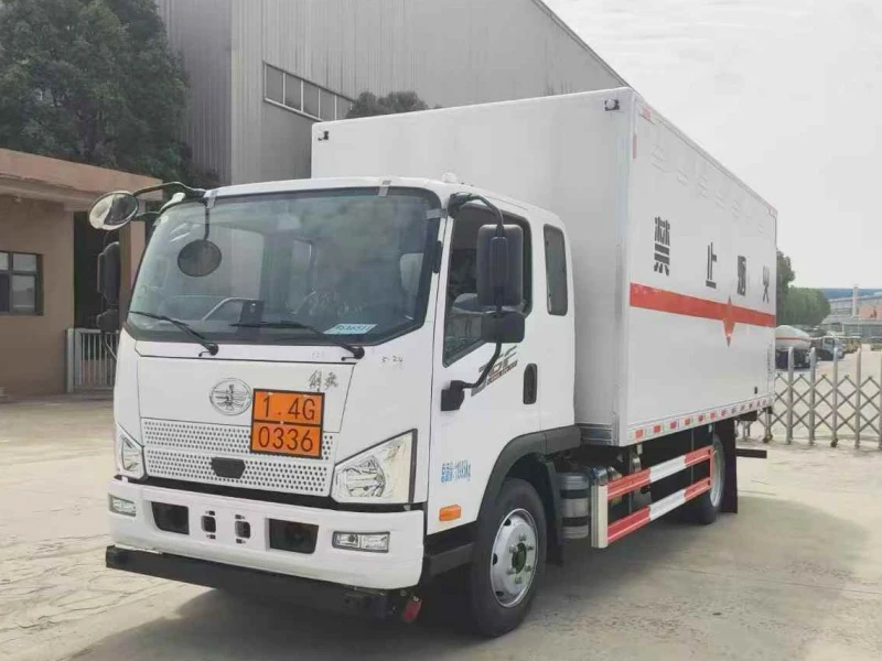FAW 4x2 Medium-Duty Dangerous Goods Transport Vehicle