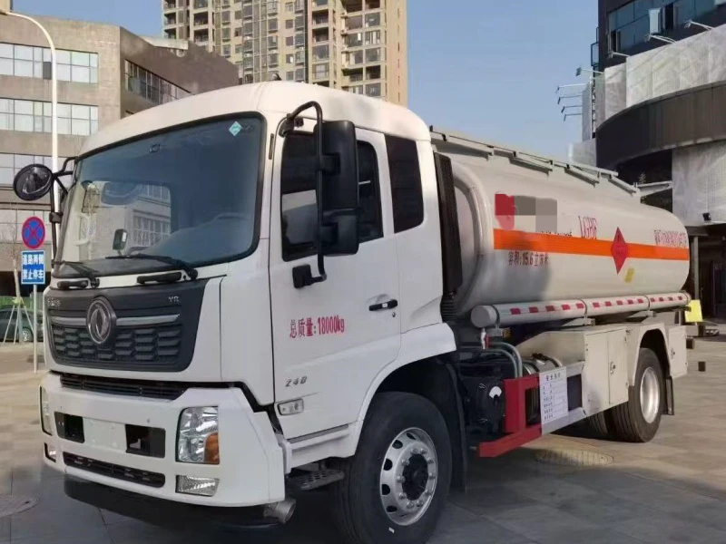 Dongfeng 15.5 Cubic Meter Mobile Fuel Tanker Truck 