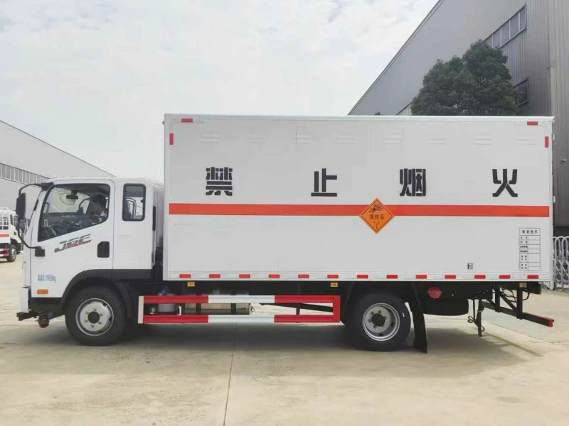 FAW 4x2 Medium-Duty Dangerous Goods Transport Vehicle