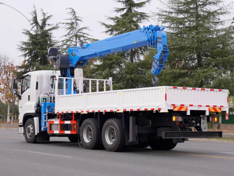 ISUZU 6x4 Truck Mounted Crane