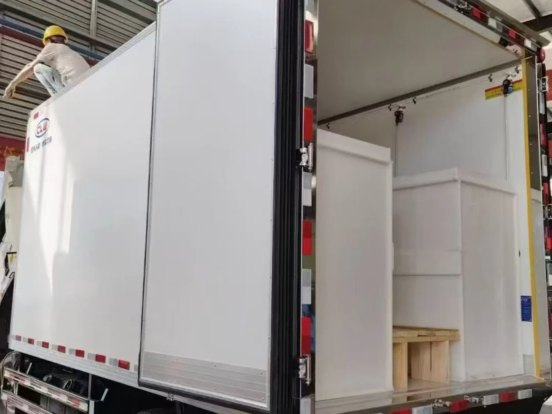 Live Fish Transport Truck06 Live Fish Transport Truck06