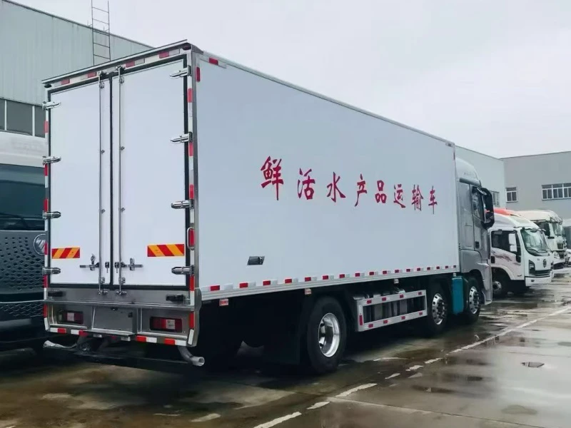 Live Fish Transport Truck02 Live Fish Transport Truck02