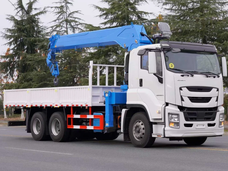 ISUZU 6x4 Truck Mounted Crane
