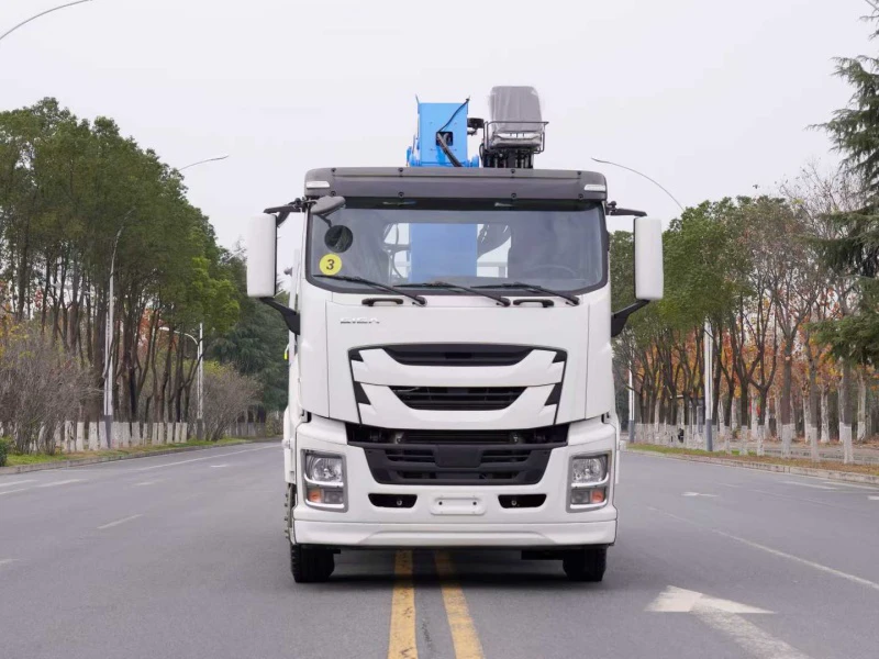 ISUZU 6x4 Truck Mounted Crane