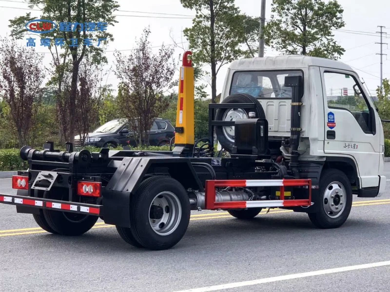 Foton 4×2 3/4 m³ Hook-Arm Garbage Truck