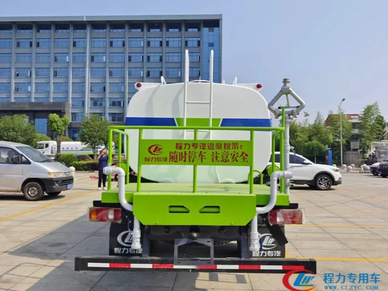Sinotruk Howo 10 Cubic Meter Water Sprinkler Truck