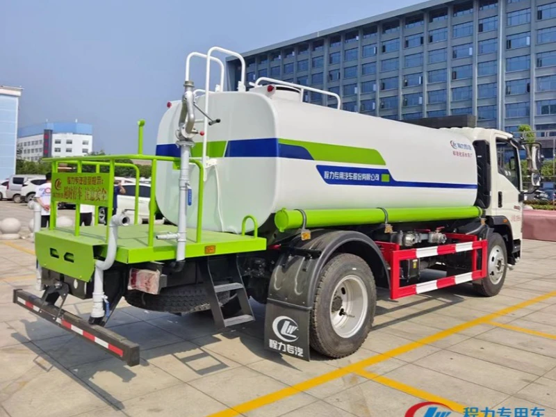 Sinotruk Howo 10 Cubic Meter Water Sprinkler Truck