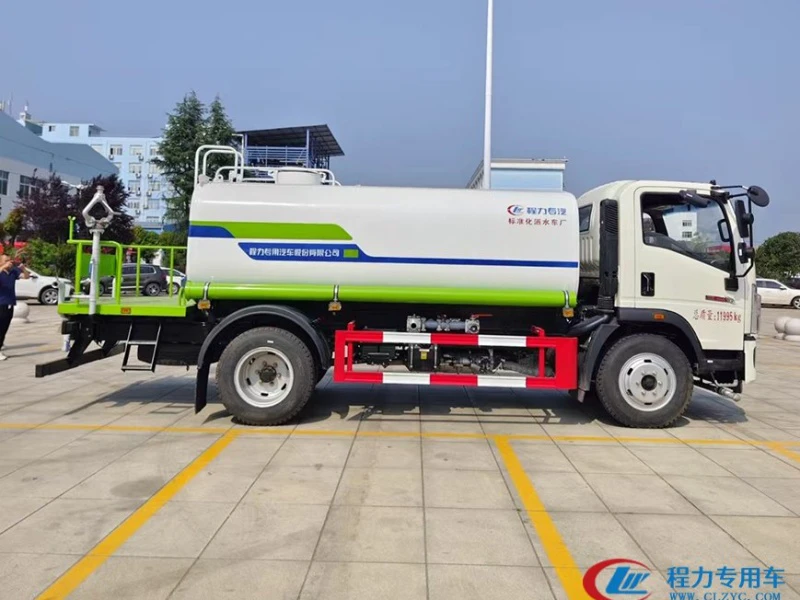 Sinotruk Howo 10 Cubic Meter Water Sprinkler Truck