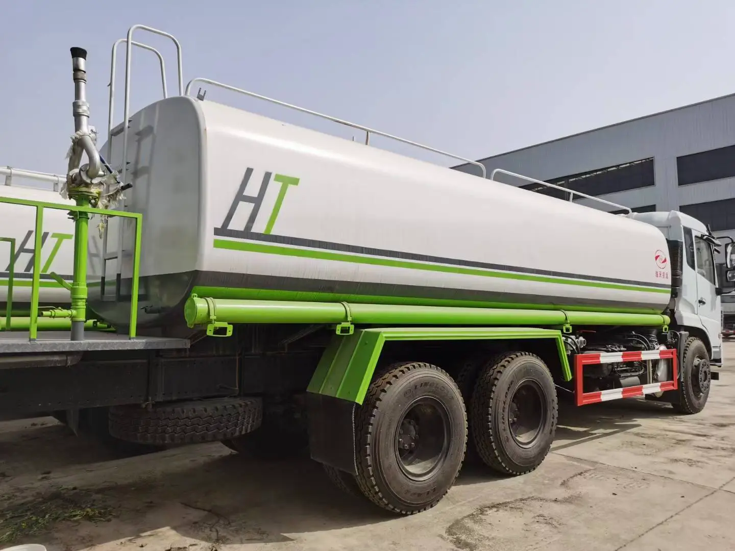 DFAC 6×4 20-ton Water Sprinkler Truck