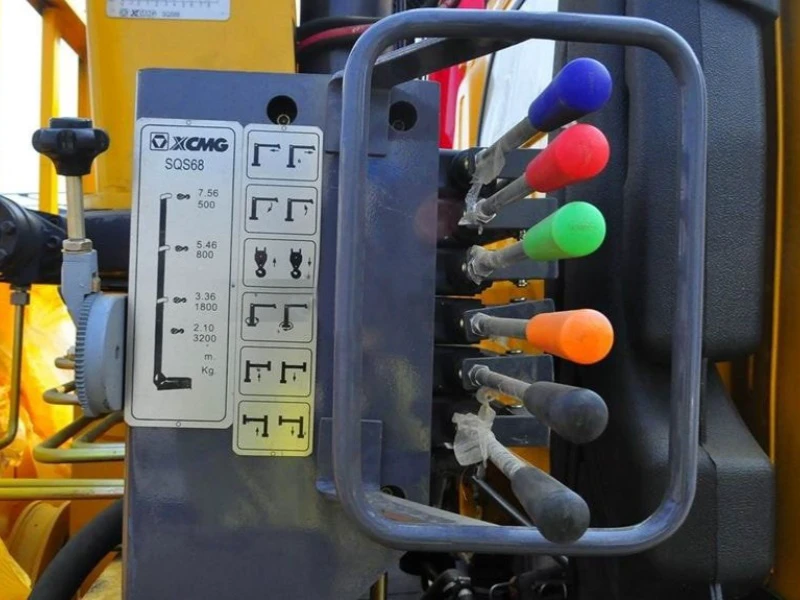 Tangjun XCMG 2T and 3T Small Truck-Mounted Crane