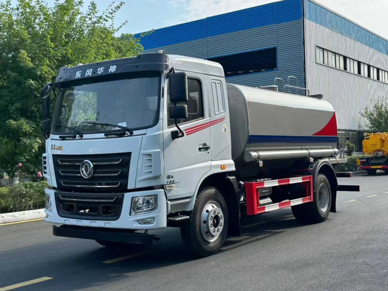 DFAC F5 3,170-Gallon Water Sprinkler Truck