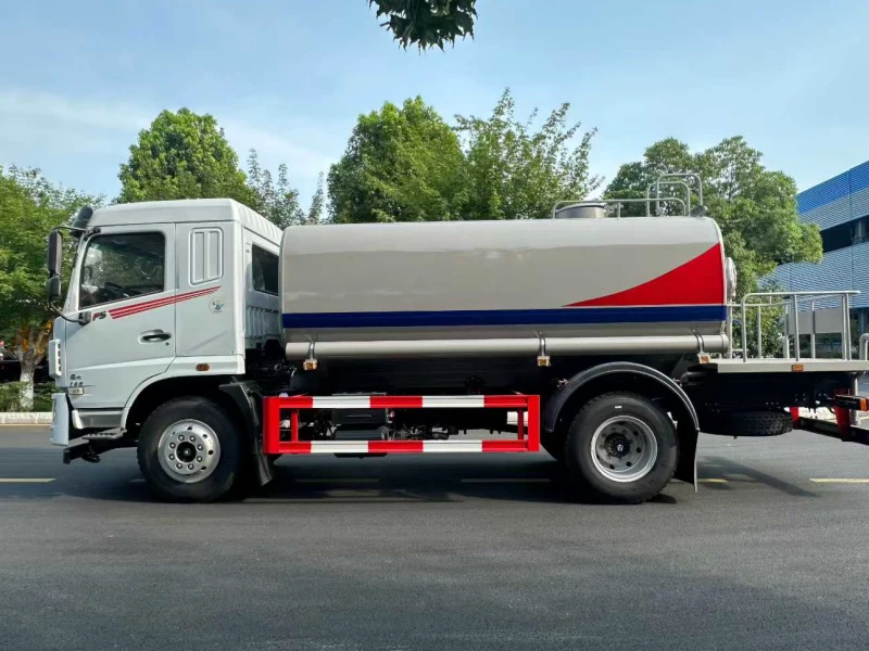 DFAC F5 3,170-Gallon Water Sprinkler Truck04 DFAC F5 3,170-Gallon Water Sprinkler Truck04