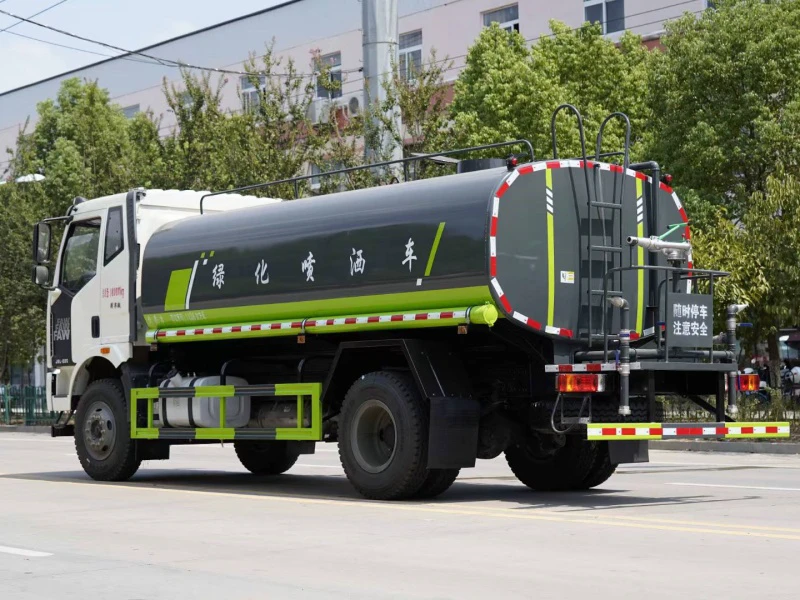 FAW 4,000-Gallon Water Sprinkler Truck