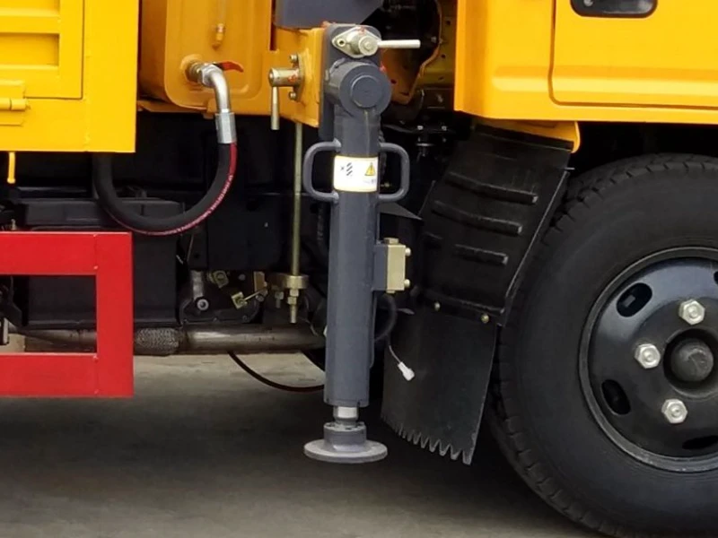 JMC 2-Ton Truck-Mounted Crane with XCMG 2-Ton Boom 04 JMC 2-Ton Truck-Mounted Crane with XCMG 2-Ton Boom 04