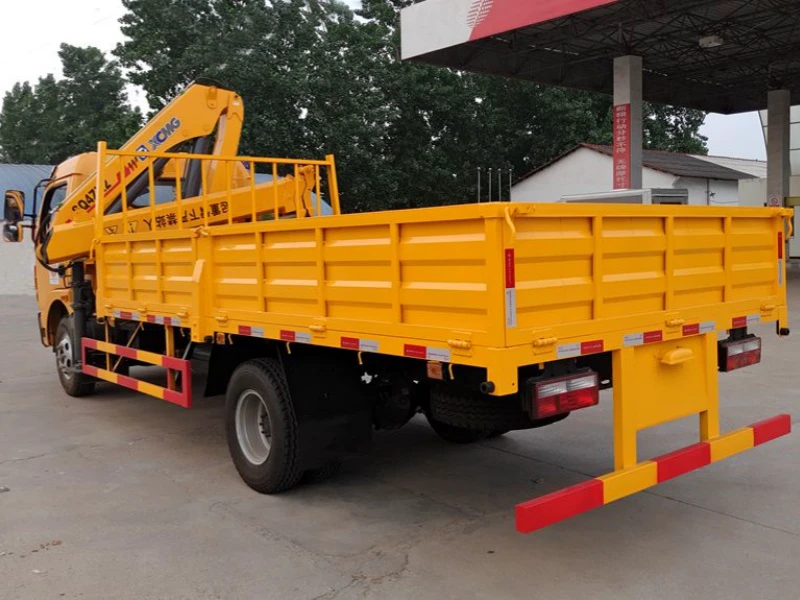 Dongfeng 5-Ton Truck-Mounted Crane 03 Dongfeng 5-Ton Truck-Mounted Crane 03