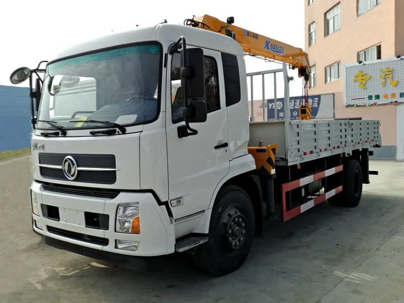 DFAC 8-Ton Truck-Mounted Crane with XCMG 8-Ton Crane