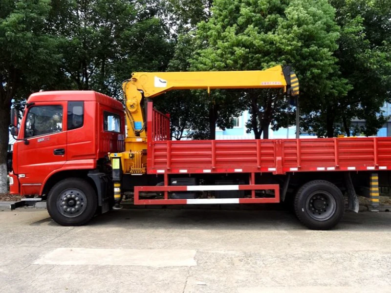 DFAC 6.3-Ton Truck-Mounted Crane with XCMG 6.3-Ton Crane