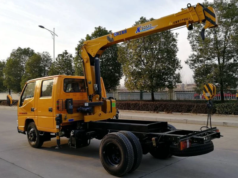 JMC 2T Truck-Mounted Crane with XCMG 2T Crane