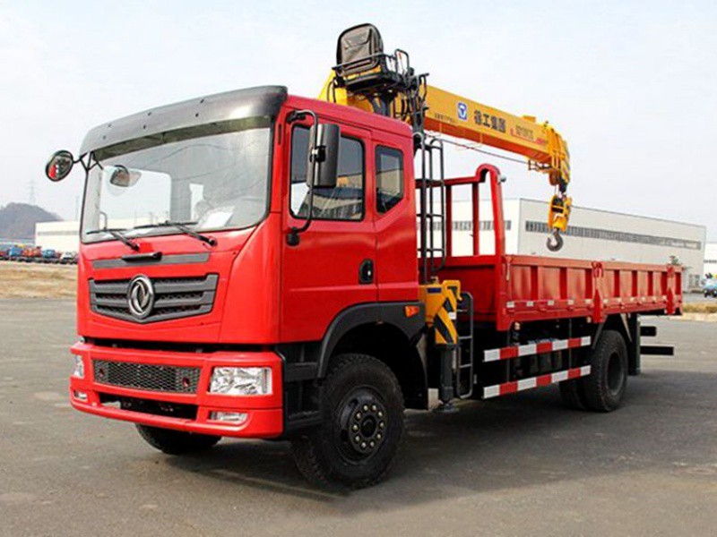Shacman 8x4 16-Ton Truck-Mounted Crane with XCMG 16-Ton Crane