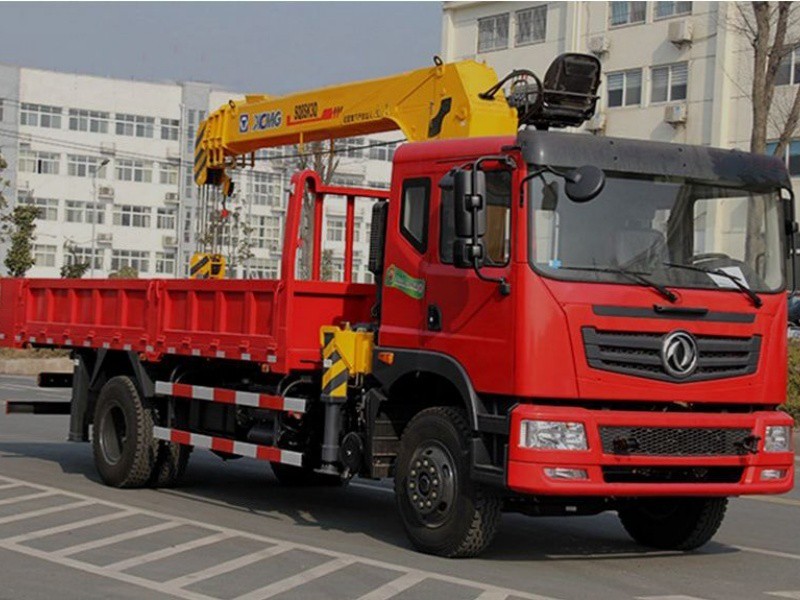 Dongfeng 8-Ton Truck-Mounted Crane
