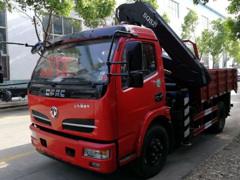 DFAC 5-Ton Knuckle Boom Truck Crane with XCMG Articulating Crane
