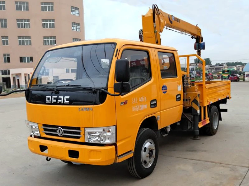 DFAC Double Cab 3-Ton Truck-Mounted Crane with XCMG 2T Crane