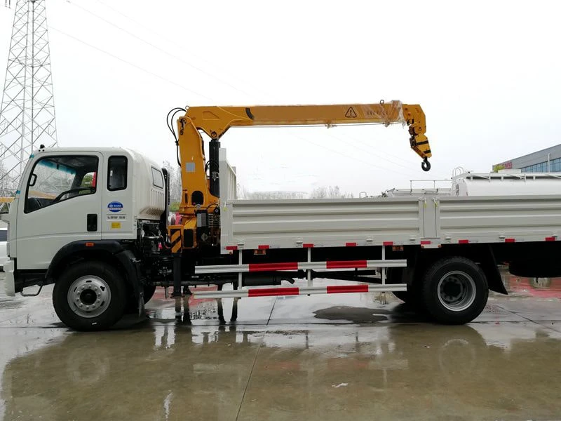 Howo 5-Ton Truck-Mounted Crane 02 Howo 5-Ton Truck-Mounted Crane 02