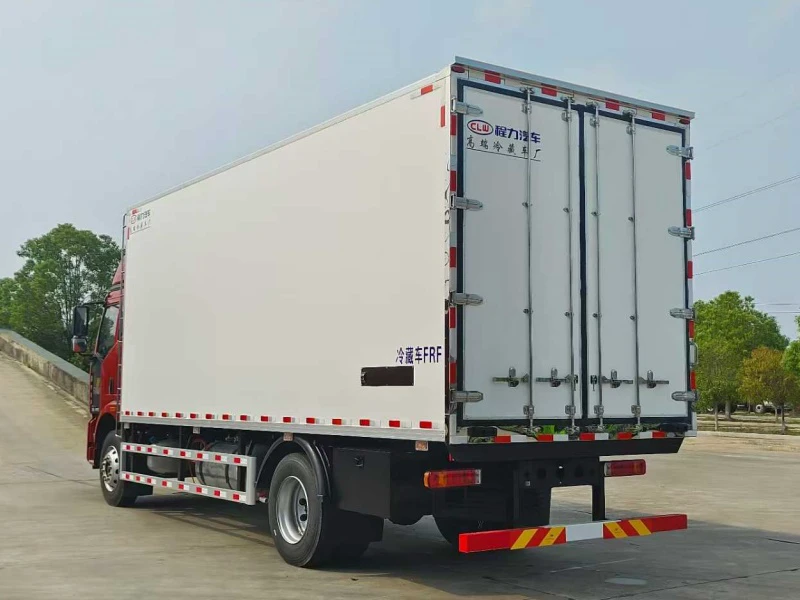 FAW 4×2 Refrigerator Truck with 6.8m Cargo Box