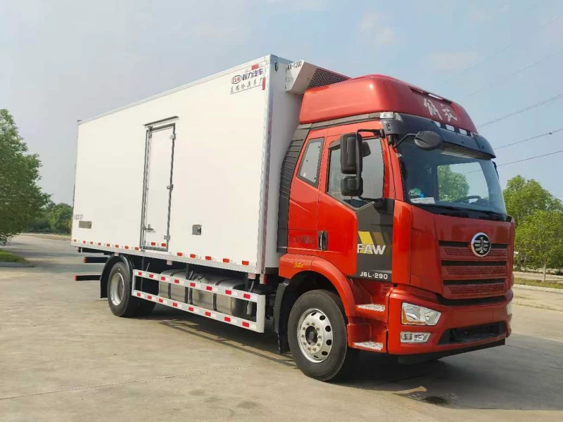 FAW 4×2 Refrigerator Truck with 6.8m Cargo Box
