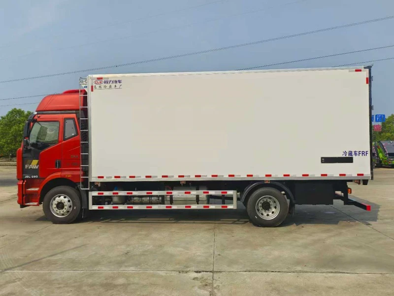 FAW 4×2 Refrigerator Truck with 6.8m Cargo Box