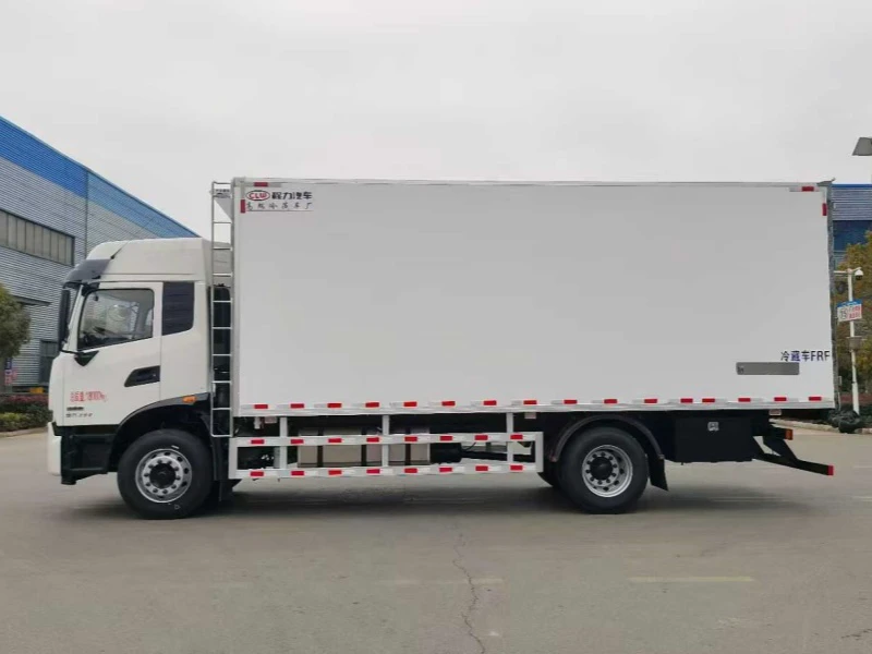 DFAC 4×2 Refrigerator Truck with 6.8m Cargo Box 05 DFAC 4×2 Refrigerator Truck with 6.8m Cargo Box 05