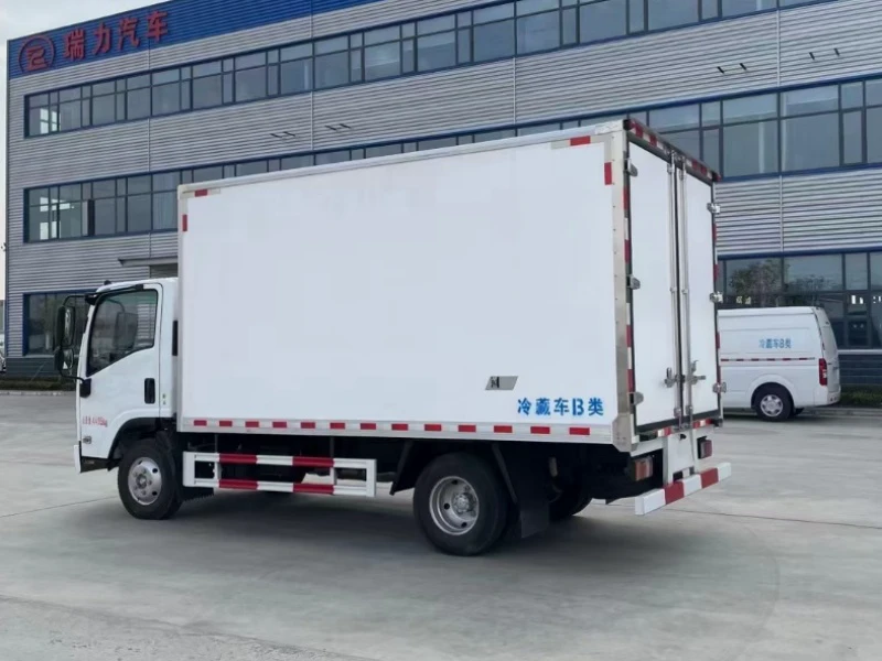 Isuzu 4×2 Refrigerator Truck with 4.2m Cargo Box