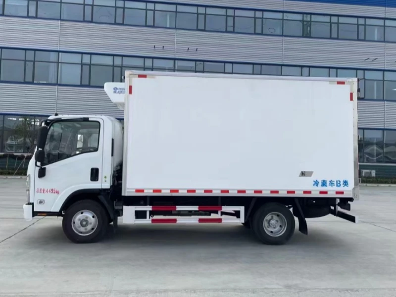 Isuzu 4×2 Refrigerator Truck with 4.2m Cargo Box