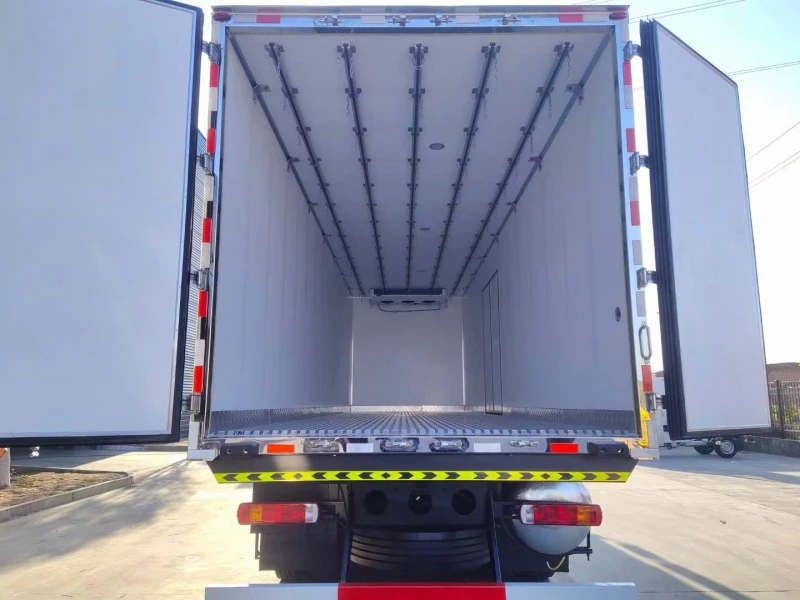 FAW J6P 8×4 Refrigerator Truck