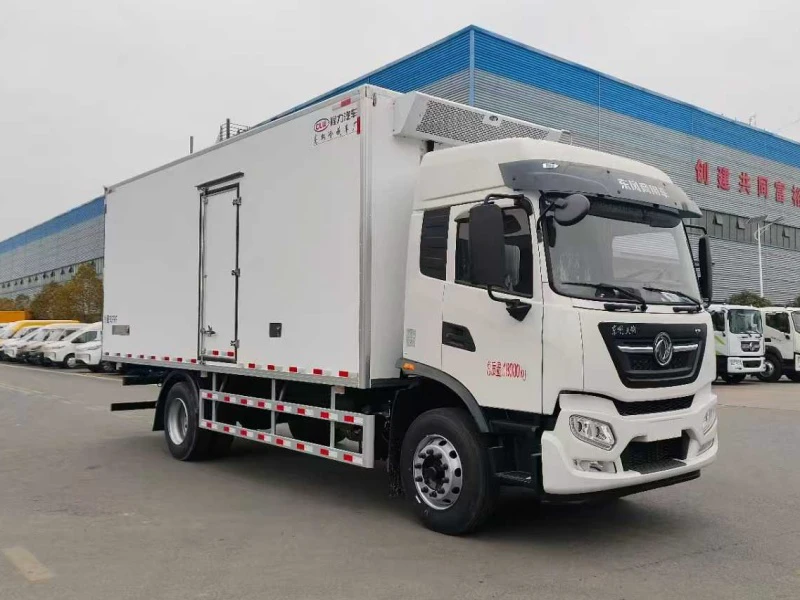 DFAC 4×2 Refrigerator Truck with 6.8m Cargo Box and 18T GVW