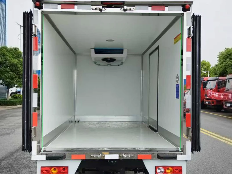Foton V1 Refrigerator Truck