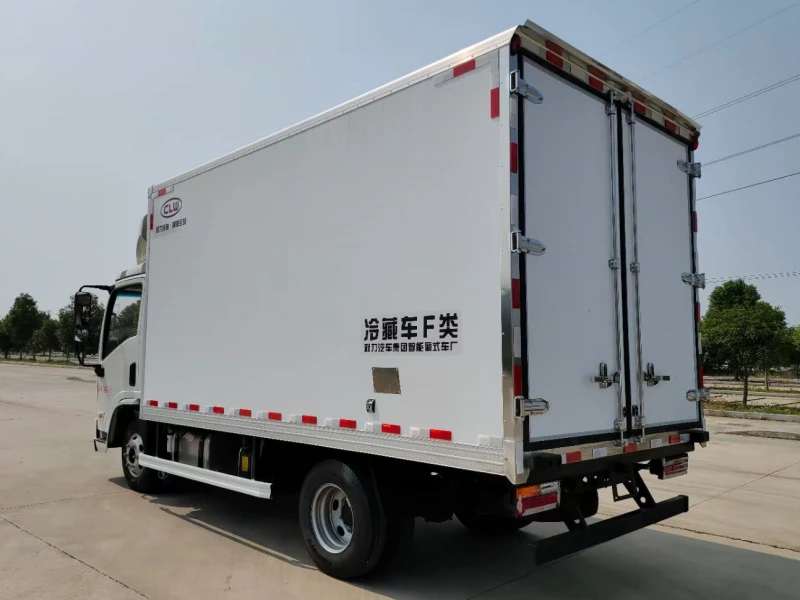 SHACMAN 4x2 Refrigerated Truck