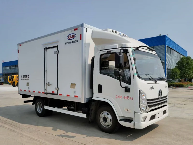 SHACMAN 4x2 Refrigerated Truck