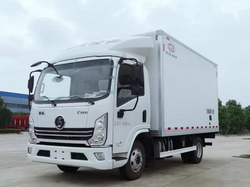 SHACMAN 4x2 Refrigerated Truck