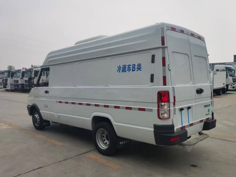 Iveco V40 refrigerated van